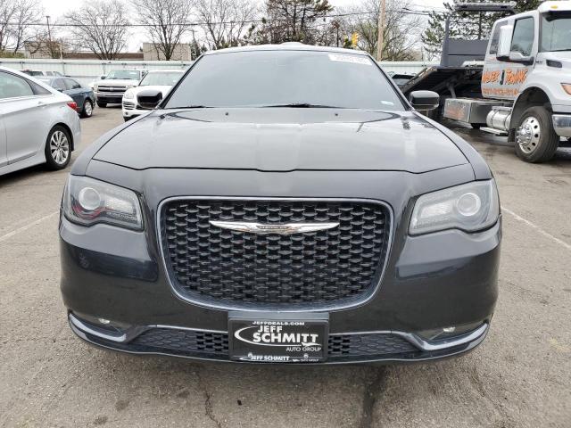 Снимка 5 от търг – 2017 CHRYSLER 300 S с VIN 2C3CCAGG2HH535002