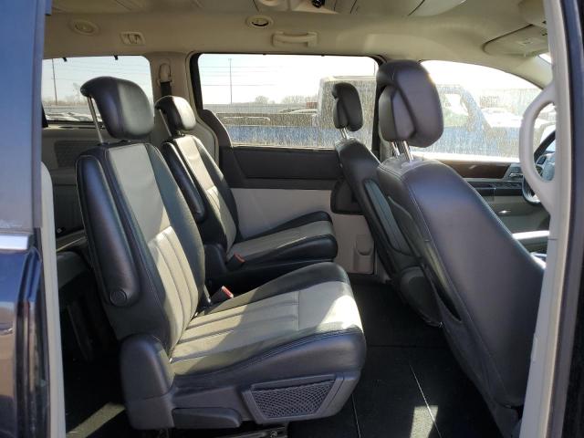 Photo 11 from auction – 2010 CHRYSLER TOWN & COU with VIN 2A4RR8DX1AR330427