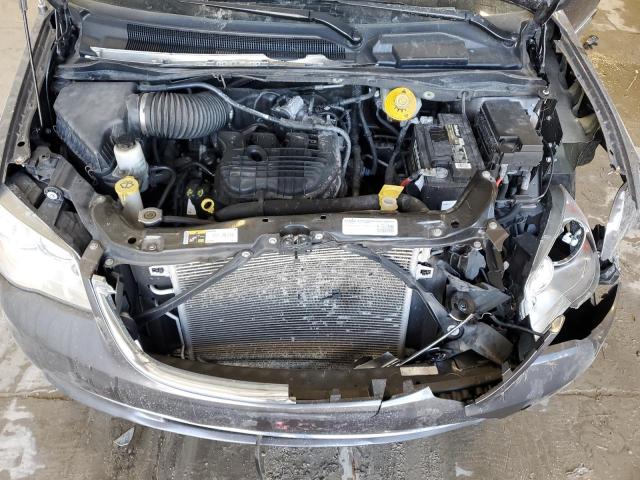 Photo 12 from auction – 2015 CHRYSLER TOWN & COU with VIN 2C4RC1CGXFR594950