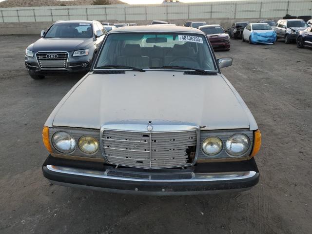 Photo 5 from auction – 1982 MERCEDES-BENZ 240 D with VIN WDBAB23A0CB337385