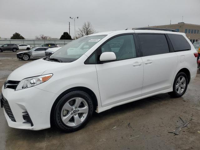 Photo 1 from auction – 2018 TOYOTA SIENNA LE with VIN 5TDKZ3DC5JS915834