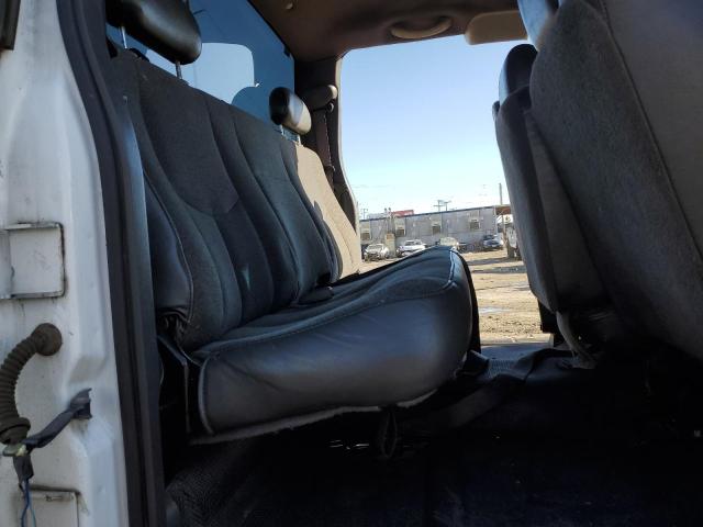 Photo 10 from auction – 2003 CHEVROLET SILVERADO with VIN 1GCHC29UX3E340338