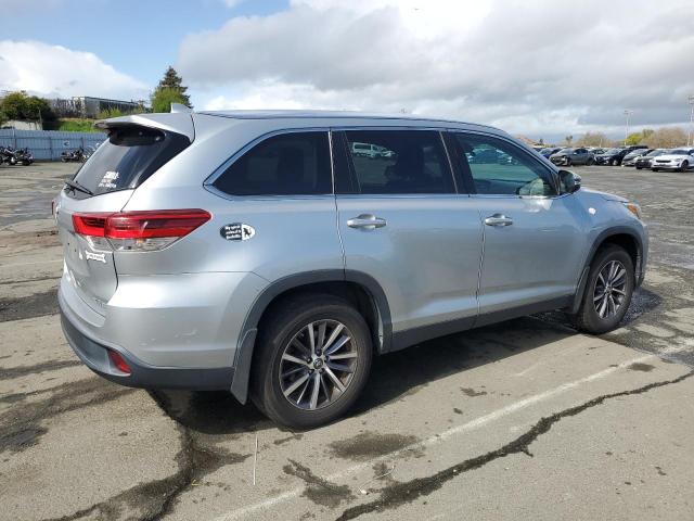 Photo 3 from auction – 2019 TOYOTA HIGHLANDER with VIN 5TDJZRFH2KS566169