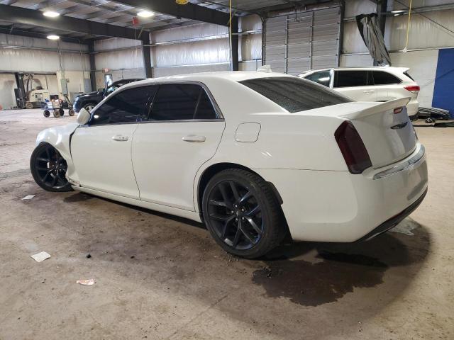 Photo 2 from auction – 2015 CHRYSLER 300 LIMITE with VIN 2C3CCAAG6FH853761