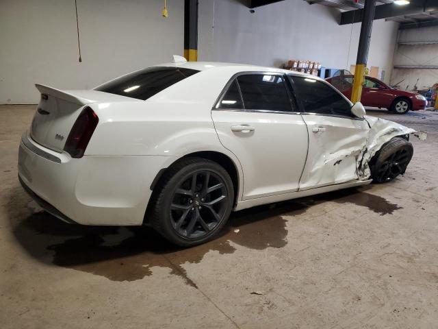 Photo 3 from auction – 2015 CHRYSLER 300 LIMITE with VIN 2C3CCAAG6FH853761