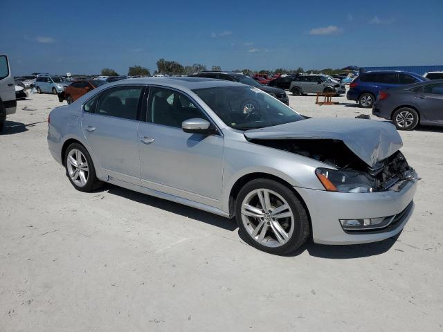 Photo 4 from auction – 2015 VOLKSWAGEN PASSAT SEL with VIN 1VWCV7A31FC047204