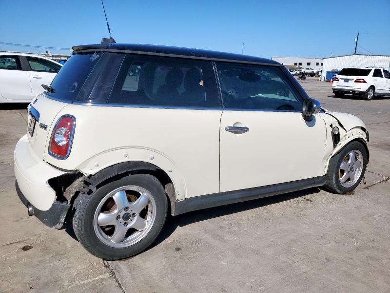 Снимка 3 от търг – 2011 MINI COOPER с VIN WMWSU3C52BTX96108