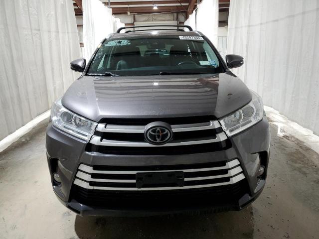 Photo 5 from auction – 2017 TOYOTA HIGHLANDER with VIN 5TDJZRFH8HS480471