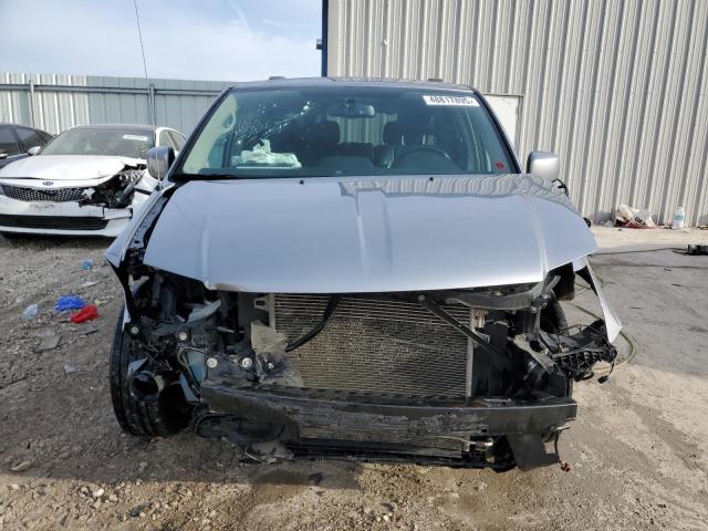 Photo 5 from auction – 2016 CHRYSLER TOWN & COU with VIN 2C4RC1BG1GR158104