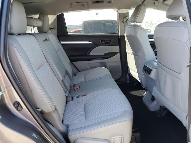 Photo 11 from auction – 2018 TOYOTA HIGHLANDER with VIN 5TDZZRFH2JS254287