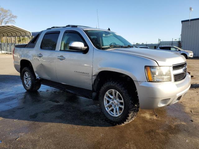 Photo 4 from auction – 2010 CHEVROLET AVALANCHE with VIN 3GNVKFE01AG207366