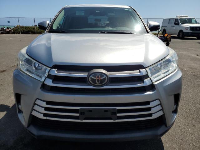 Photo 5 from auction – 2018 TOYOTA HIGHLANDER with VIN 5TDZZRFH7JS245147