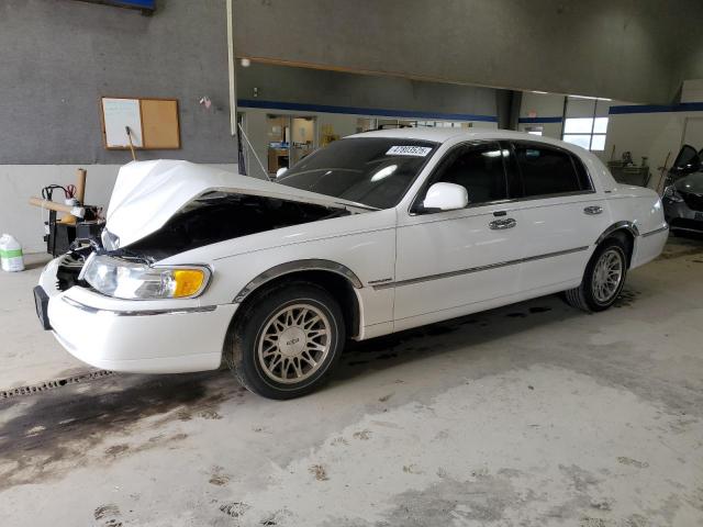 Photo 1 from auction – 2002 LINCOLN TOWN CAR E with VIN 1LNHM81W92Y635551