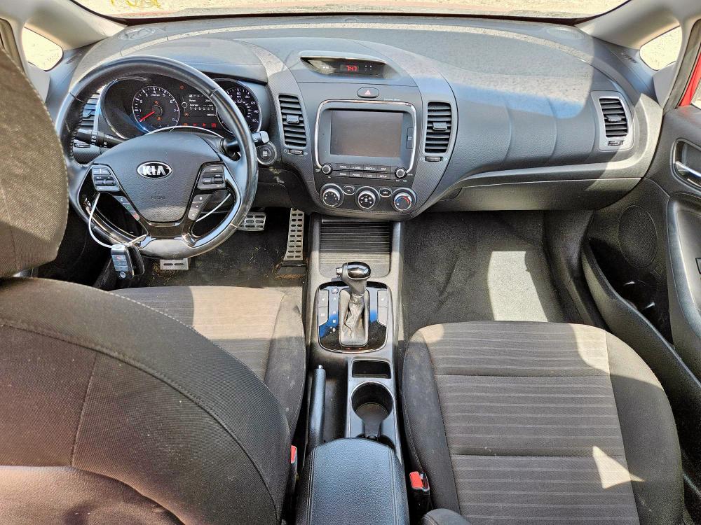Снимка 8 от търг – 2017 KIA FORTE LX с VIN 3KPFL4A75HE062016