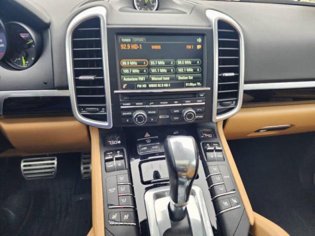 Photo 9 from auction – 2016 PORSCHE CAYENNE SE with VIN WP1AE2A23GLA63912