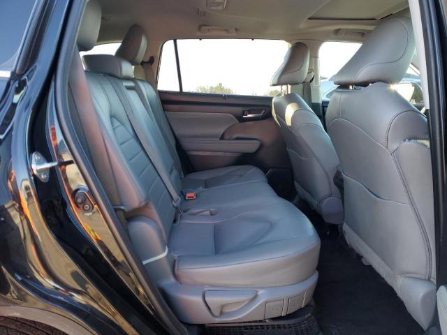 Photo 11 from auction – 2023 TOYOTA HIGHLANDER with VIN 5TDKBRCH2PS120656