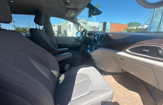 Photo 5 from auction – 2017 CHRYSLER PACIFICA T with VIN 2C4RC1DG1HR531933