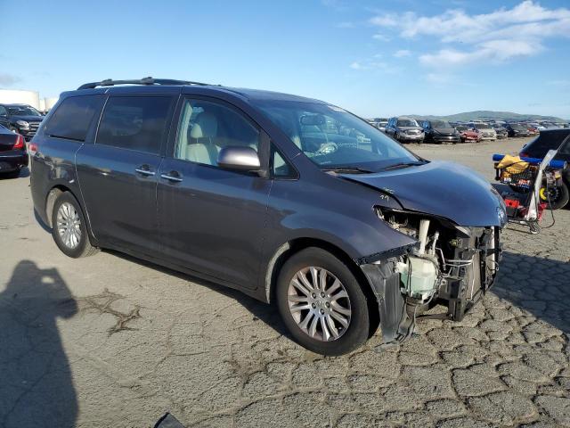 Photo 4 from auction – 2011 TOYOTA SIENNA XLE with VIN 5TDYK3DC8BS064421
