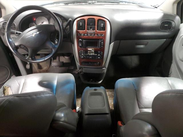 Photo 8 from auction – 2005 CHRYSLER TOWN & COU with VIN 2C8GP64L55R279524
