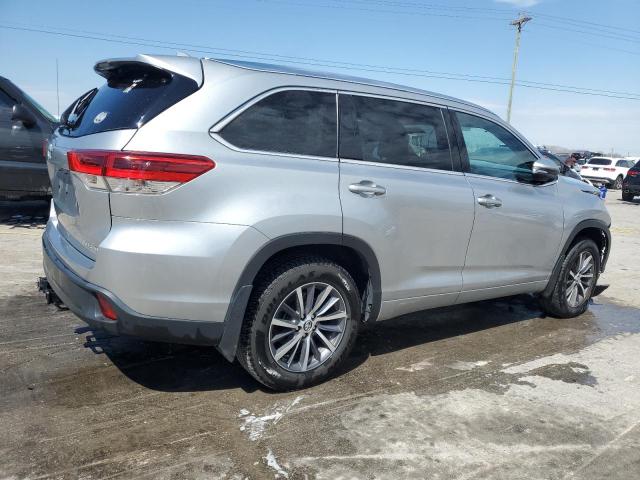 Photo 3 from auction – 2017 TOYOTA HIGHLANDER with VIN 5TDJZRFH9HS446118