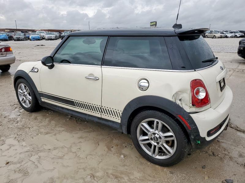 Photo 2 from auction – 2011 MINI COOPER S with VIN WMWSV3C53BTY15519