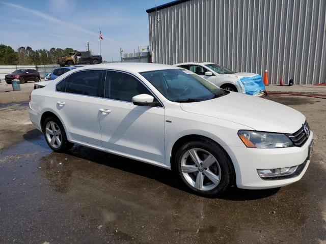 Photo 4 from auction – 2015 VOLKSWAGEN PASSAT S with VIN 1VWAS7A30FC114035