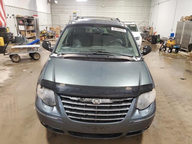 Photo 5 from auction – 2005 CHRYSLER TOWN & COU with VIN 2C8GP64L55R279524