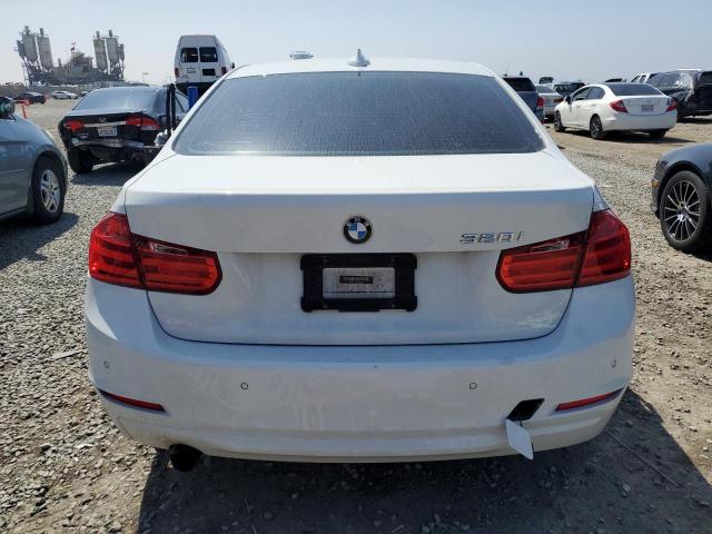 Снимка 6 от търг – 2015 BMW 320 I с VIN WBA3B1C5XFK136828