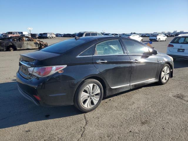 Photo 3 from auction – 2014 HYUNDAI SONATA HYB with VIN KMHEC4A40EA111943