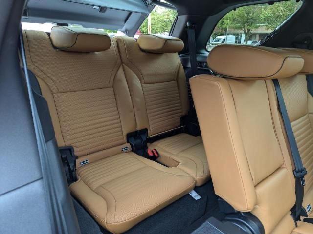 Photo 6 from auction – 2017 LAND ROVER DISCOVERY with VIN SALRHBBK6HA044013