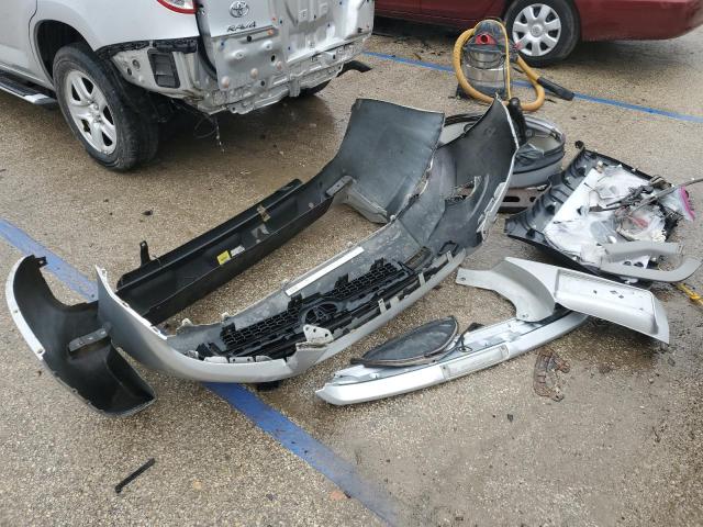 Photo 13 from auction – 2011 TOYOTA RAV4 with VIN 2T3ZF4DV6BW090319