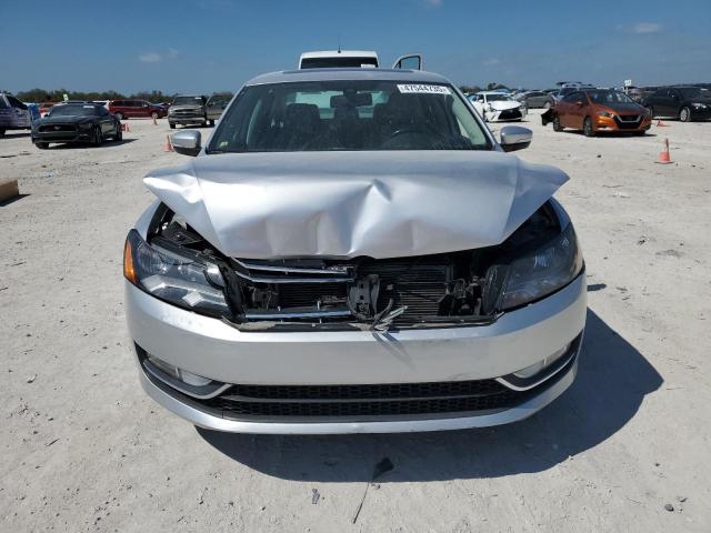 Photo 5 from auction – 2015 VOLKSWAGEN PASSAT SEL with VIN 1VWCV7A31FC047204
