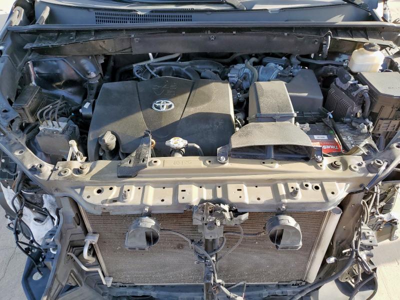Photo 12 from auction – 2018 TOYOTA HIGHLANDER with VIN 5TDYZRFH0JS277515