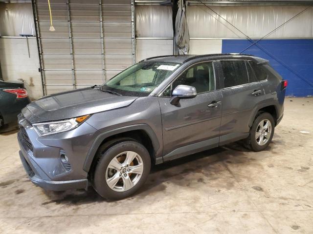 TOYOTA RAV4 XLE 2019 с VIN JTMP1RFV2KD006820 - Снимка от търг