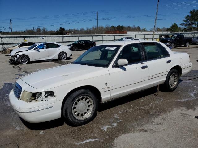 FORD CROWN VICT 2000 with VIN 2FAFP74W9YX187500 - Photo from auction