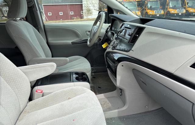 Photo 5 from auction – 2014 TOYOTA SIENNA LE with VIN 5TDKK3DC4ES513314