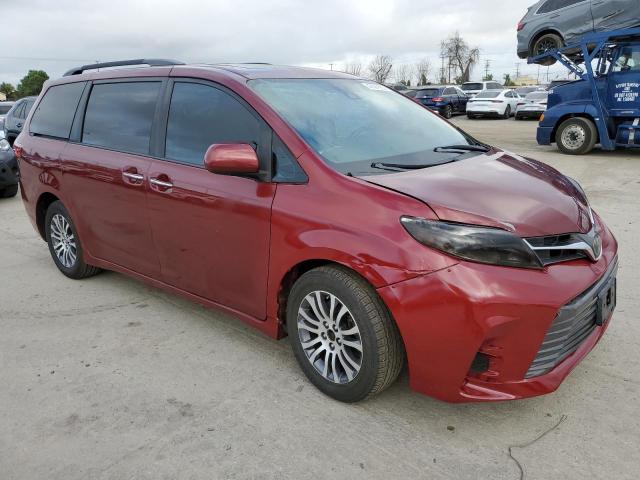 Photo 4 from auction – 2018 TOYOTA SIENNA XLE with VIN 5TDYZ3DC8JS932914