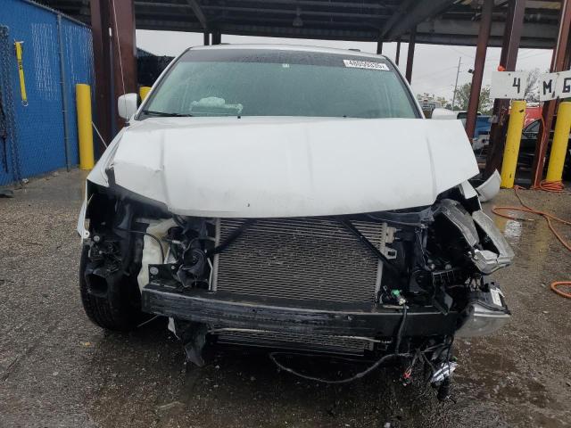 Photo 5 from auction – 2015 CHRYSLER TOWN & COU with VIN 2C4RC1BG3FR552041