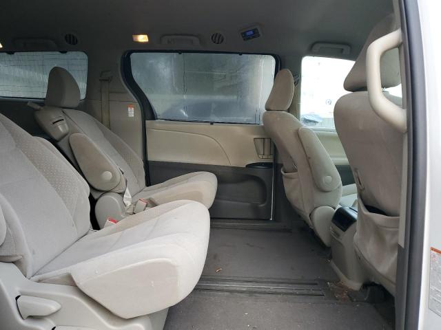 Photo 11 from auction – 2015 TOYOTA SIENNA LE with VIN 5TDKK3DC6FS586895