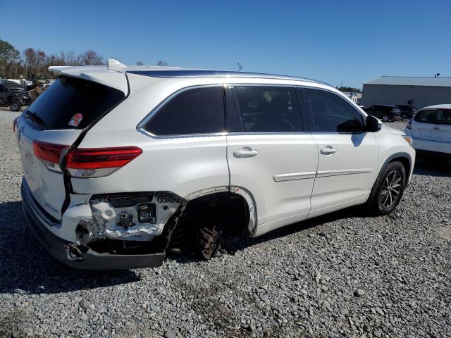 Photo 3 from auction – 2018 TOYOTA HIGHLANDER with VIN 5TDJZRFH6JS545176