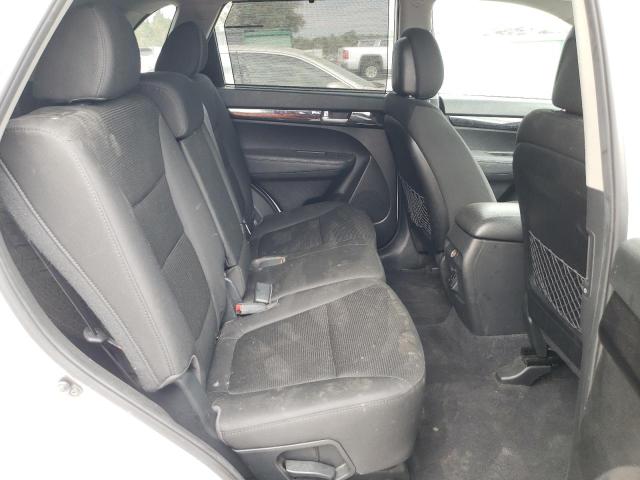 Photo 11 from auction – 2014 KIA SORENTO LX with VIN 5XYKTDA79EG528348