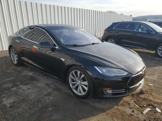 Снимка 4 от търг – 2015 TESLA MODEL S с VIN 5YJSA1E26FF107814