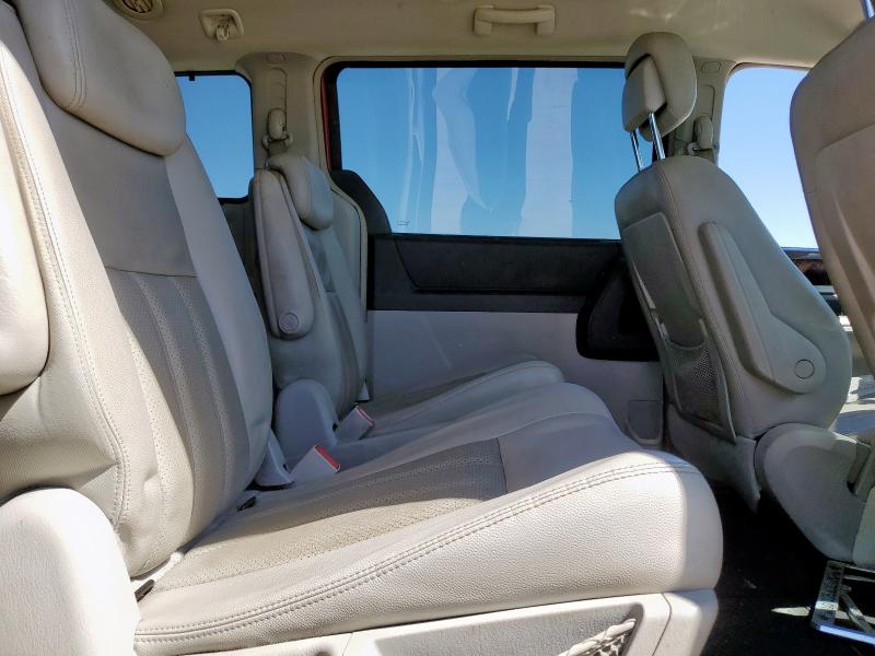 Photo 11 from auction – 2010 CHRYSLER TOWN & COU with VIN 2A4RR8D15AR436780