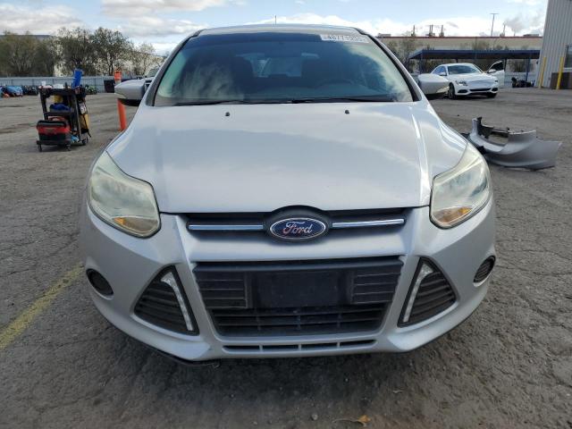 Снимка 5 от търг – 2014 FORD FOCUS SE с VIN 1FADP3K23EL463601