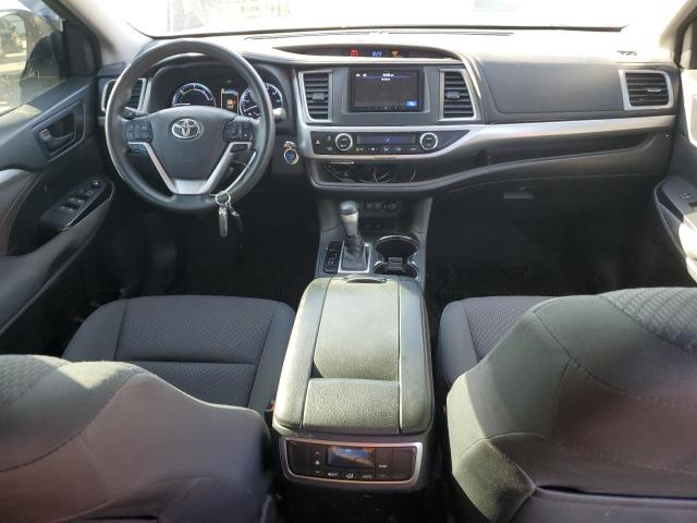 Снимка 8 от търг – 2018 TOYOTA HIGHLANDER с VIN 5TDBGRFH8JS045000