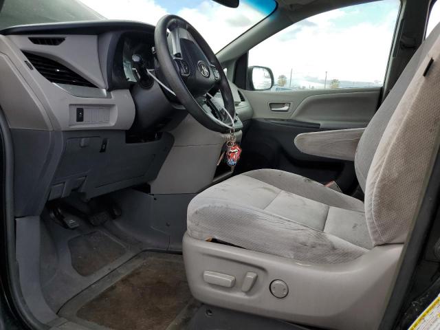 Photo 7 from auction – 2017 TOYOTA SIENNA LE with VIN 5TDKZ3DC7HS771343