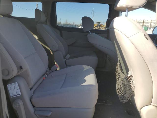 Снимка 11 от търг – 2015 KIA SEDONA LX с VIN KNDMB5C19F6020671