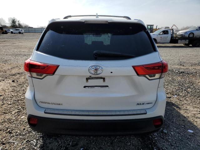 Photo 6 from auction – 2018 TOYOTA HIGHLANDER with VIN 5TDJZRFH1JS894696
