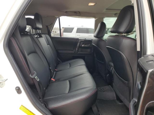 Photo 11 from auction – 2018 TOYOTA 4RUNNER SR with VIN JTEBU5JR0J5560995