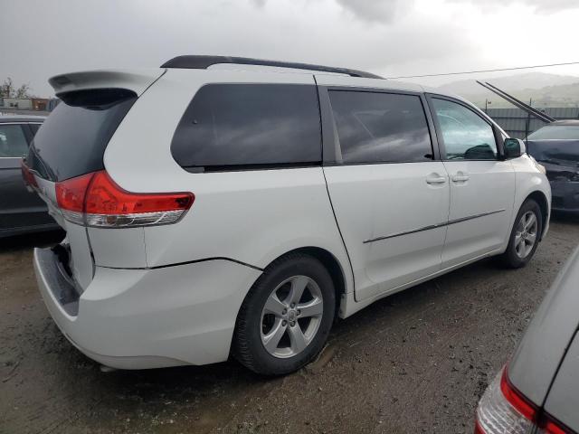 Photo 3 from auction – 2011 TOYOTA SIENNA LE with VIN 5TDKK3DC3BS137376
